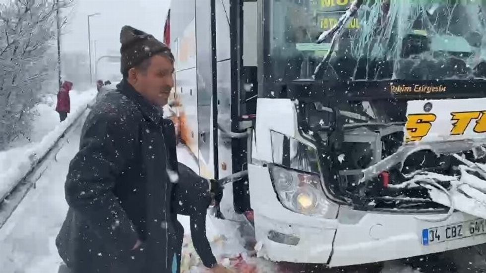 aw525252 06 1642936595 557