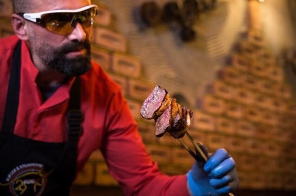 aw689197 02 5cc6cb4faa85f