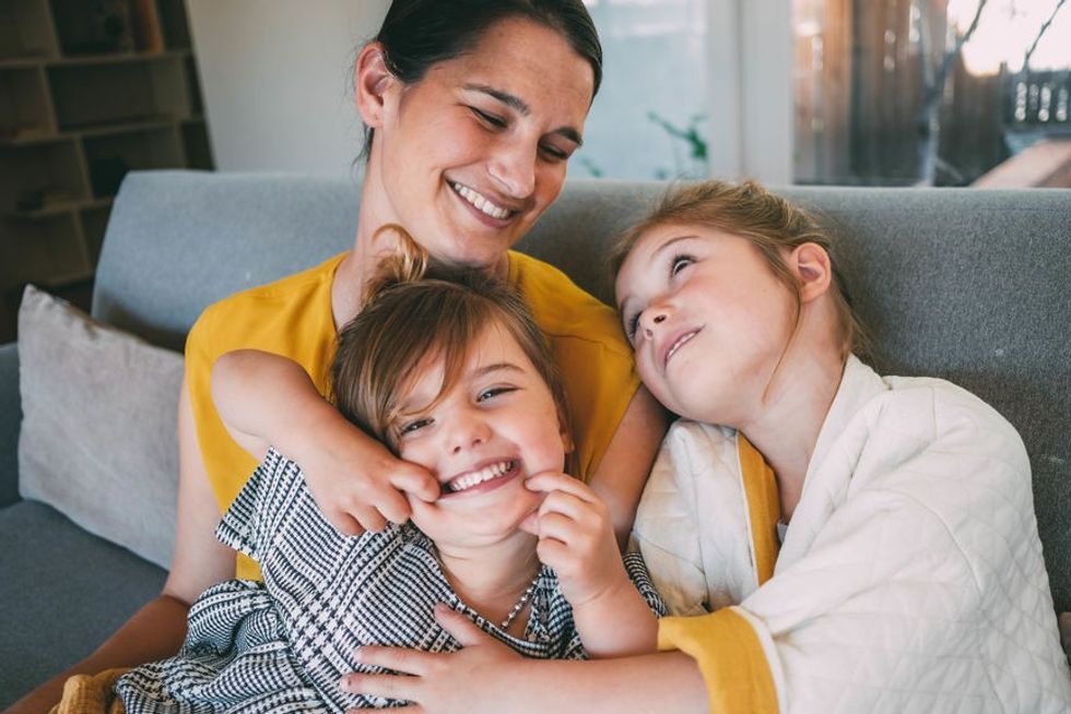 b0dc61e5 8412 487e bcde dee4c484e2d9 aunt kids smiling