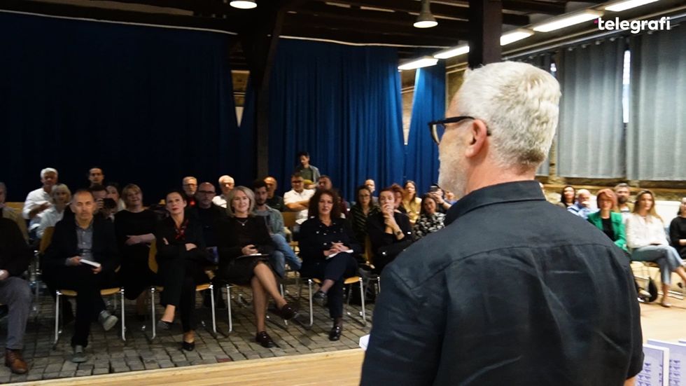 b600d259 0d34 4ae8 b975 f5e944f490f9