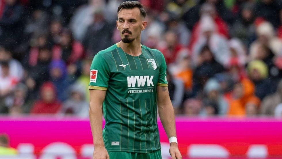 b927068d 0942 48dd b918 0129cf535310