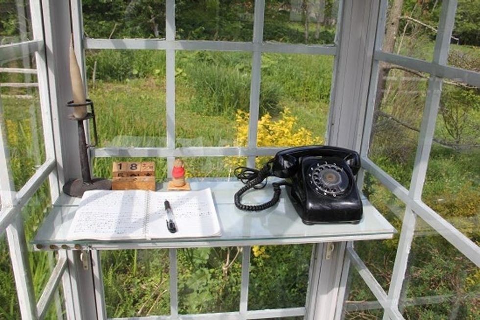 bab5f28e03cf6487e6 風の電話