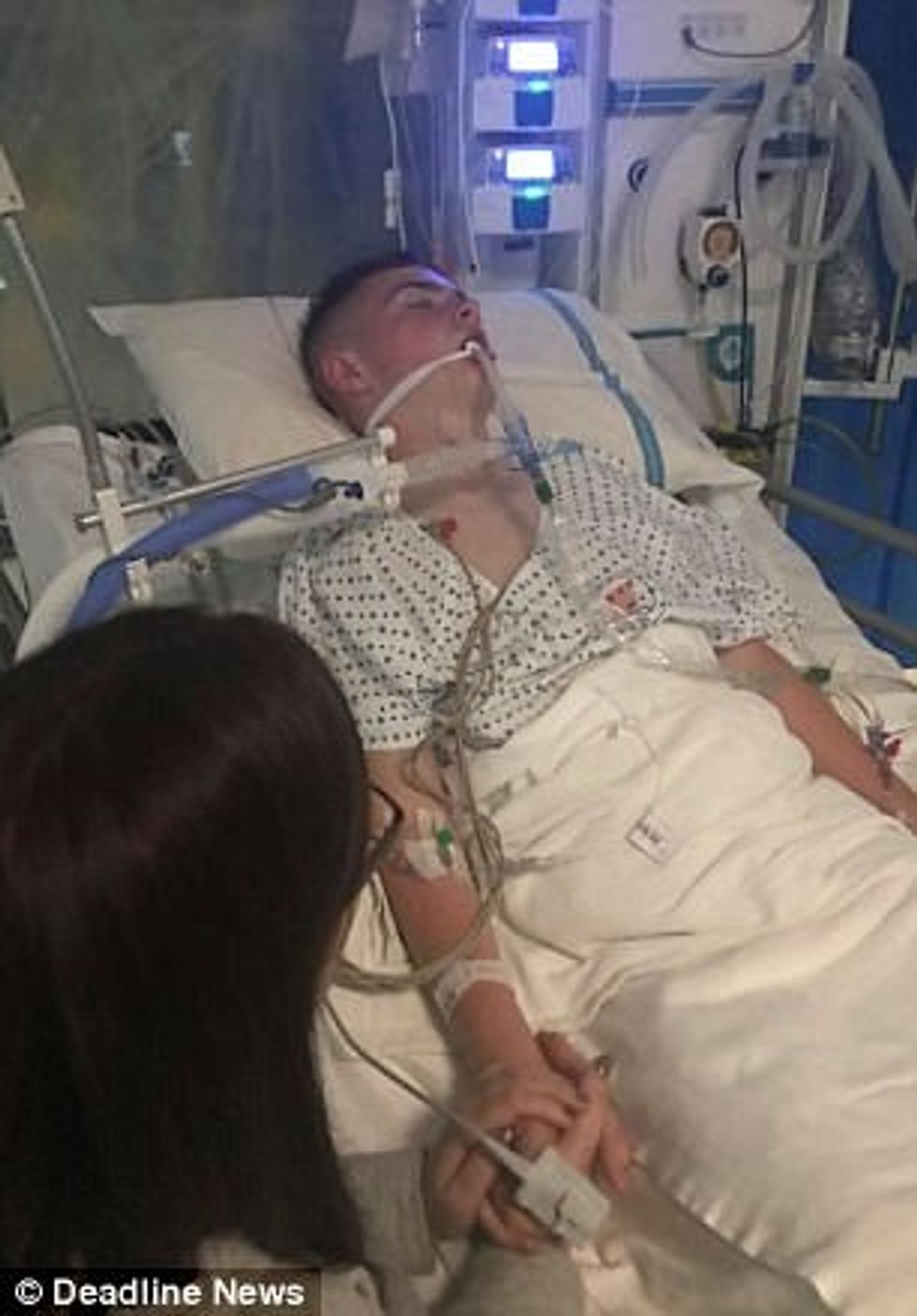 Babai publikon pamjet e të birit në gjendje kome shkaku i konsumit te substances se panjohur foto 2