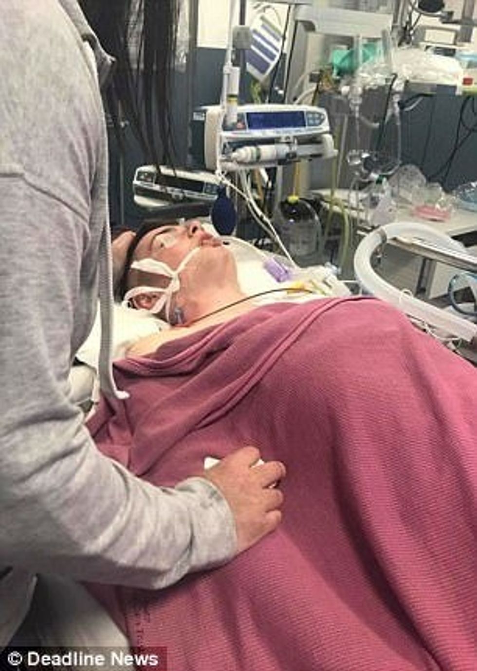 Babai publikon pamjet e të birit në gjendje kome shkaku i konsumit te substances se panjohur foto 5