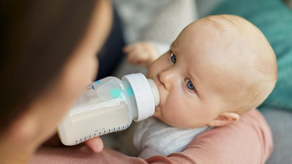 baby pacifier today tease 1 150901 e3c627619fe8a5709595245f6a0a2283