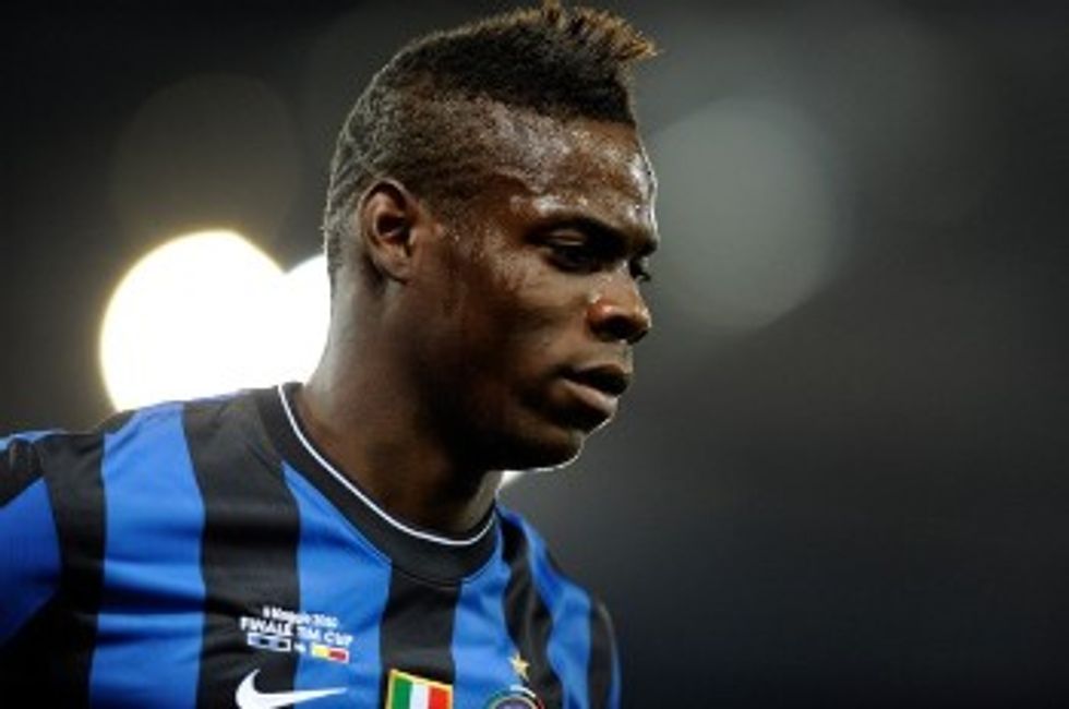 balotelli watching(1)
