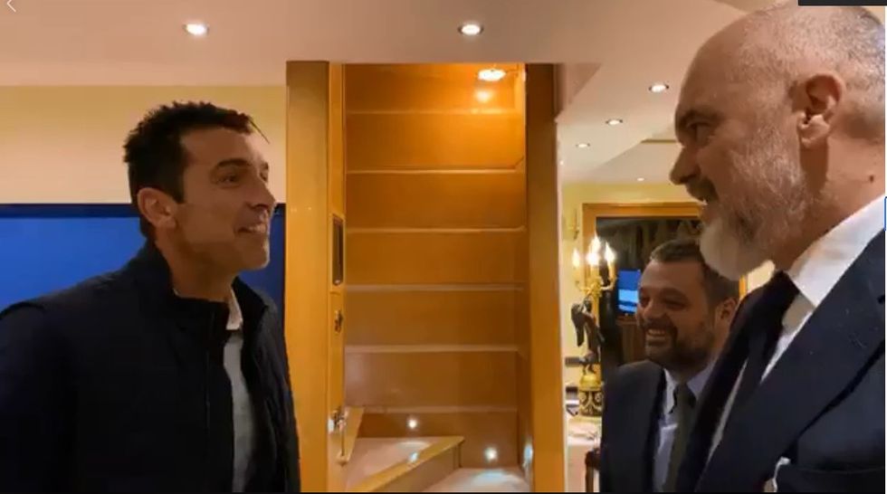 bandicam 2019 12 06 21 10 53 816