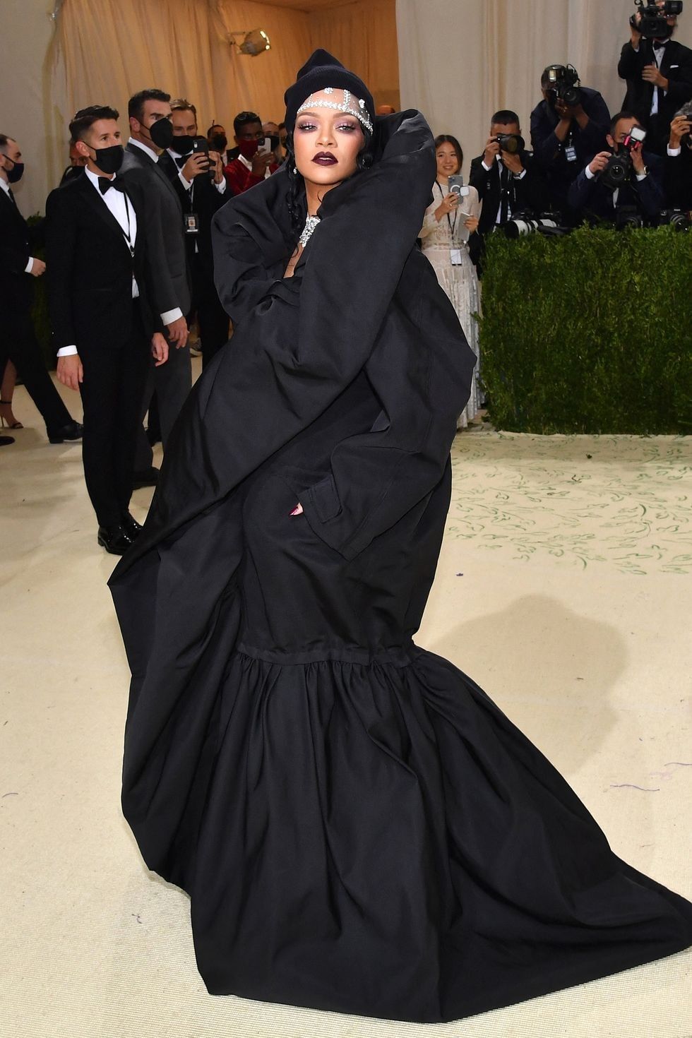 barbadian singer rihanna arrives for the 2021 met gala at news photo 1631586998