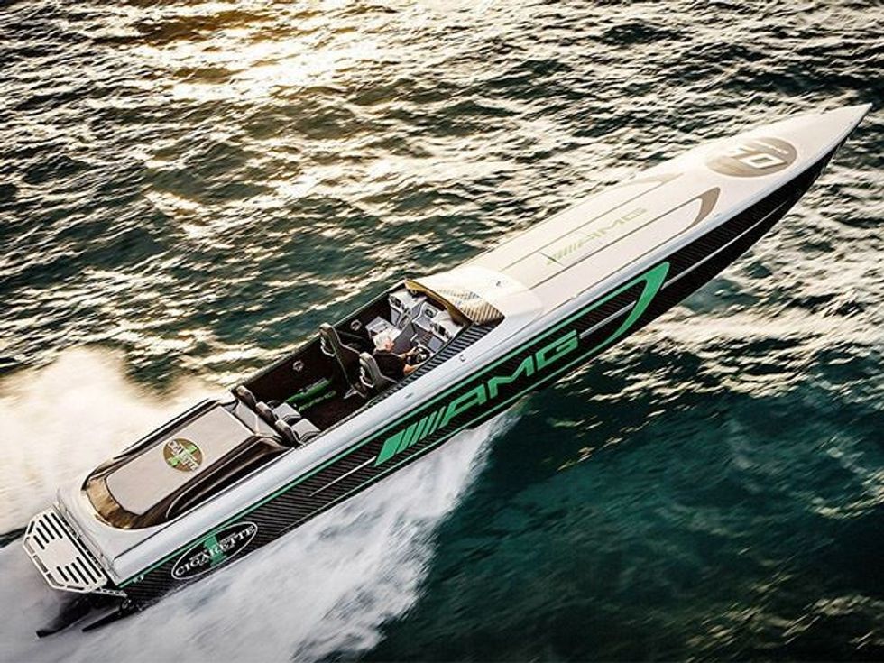 Barkë luksoze me 3100 kuajfuqi e inspiruar nga Mercedes AMG GT R foto 5