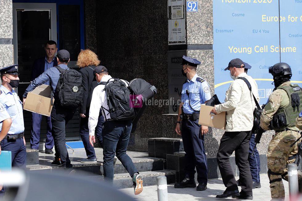 bastsje dhe arrestimie ne seline e OVL se dhe UCK se nga Policia e EULEX it konfiskimi i materialeve foto Ridvan Slivova 65