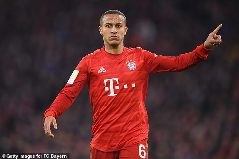 Bayern Munich midfielder Thiago Alcantara is seeking a fresh challenge at a new club