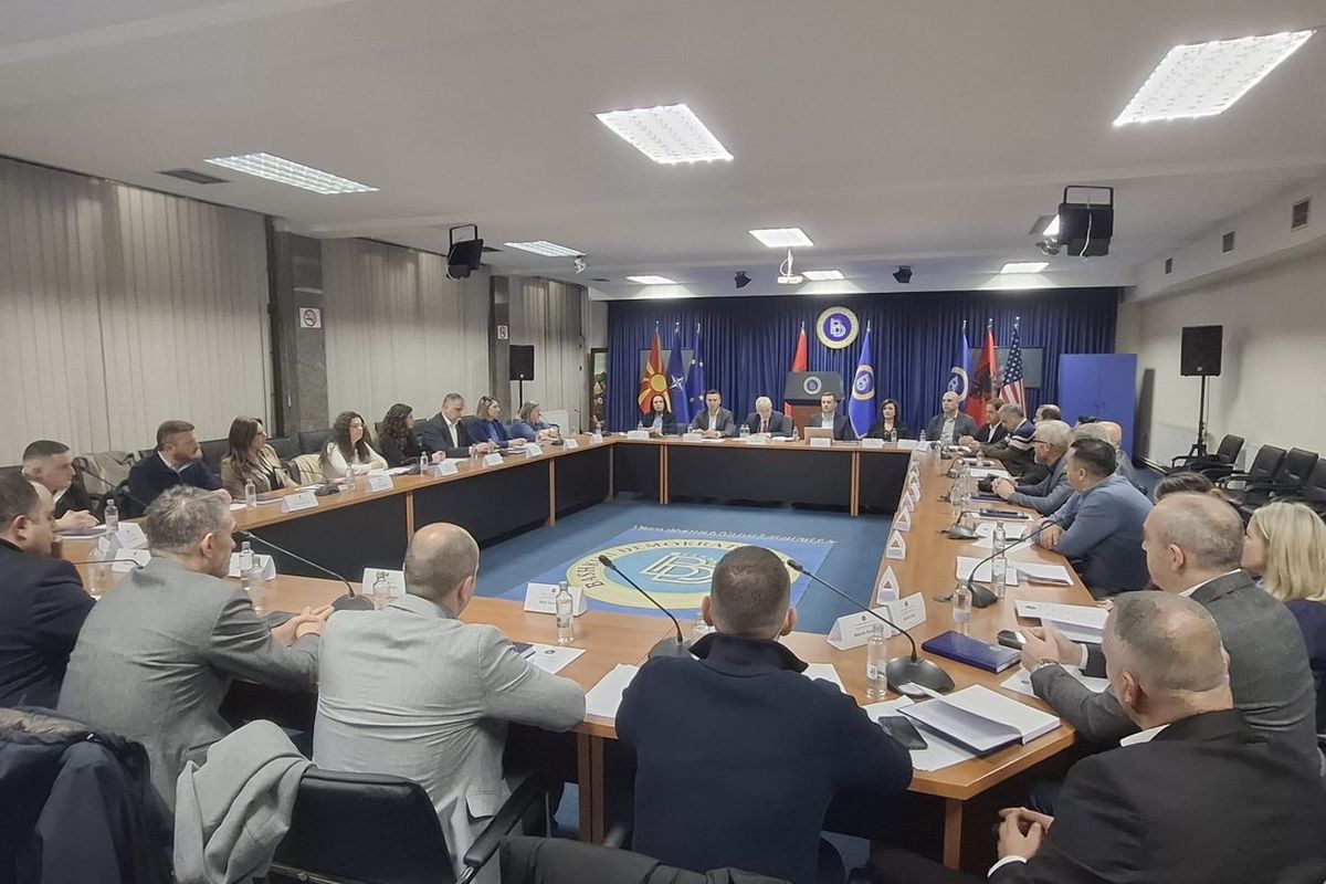 BDI: Ivan Stoilkoviq ka larguar shtatë punonjës shqiptar nga Ministria për Marrëdhënie në mes Bashkësive BDI: Ivan Stoilkoviq ka larguar shtatë punonjës shqiptar nga Ministria për Marrëdhënie në mes Bashkësive