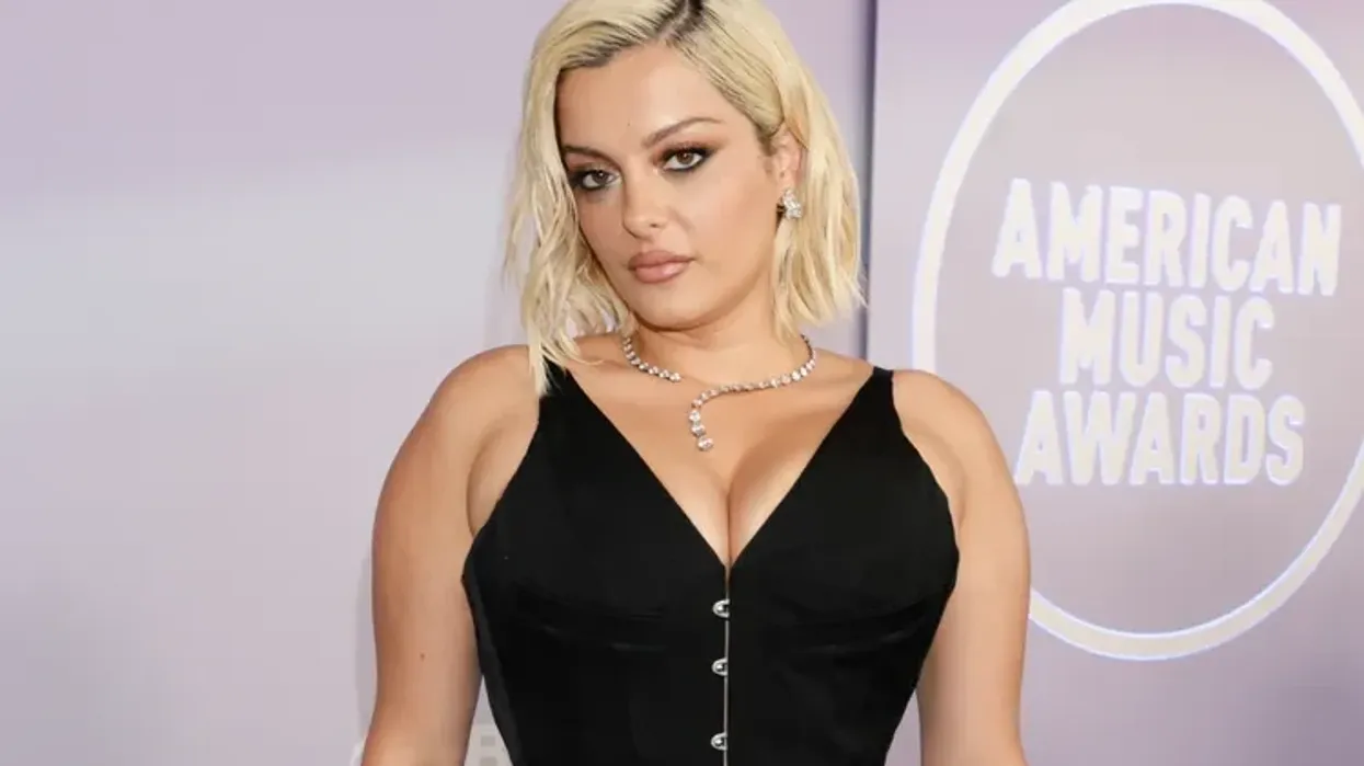 Bebe Rexha iu përgjigjet komenteve negative që mori për peshën e saj në paraqitjen e fundit në 'American Music Awards' Bebe Rexha iu përgjigjet komenteve negative që mori për peshën e saj në paraqitjen e fundit në 'American Music Awards'