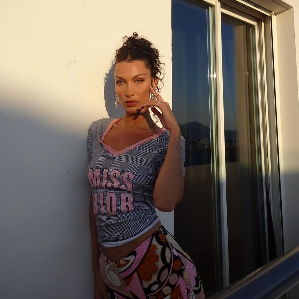 bellahadid 220763024 137751115162369 1019173832961335559 n