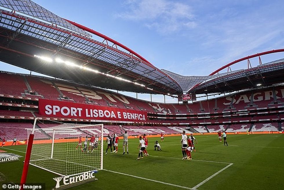 Benfica po 'bashkëpunon' me hetuesit portugez për pretendimet për trukime ndeshjesh