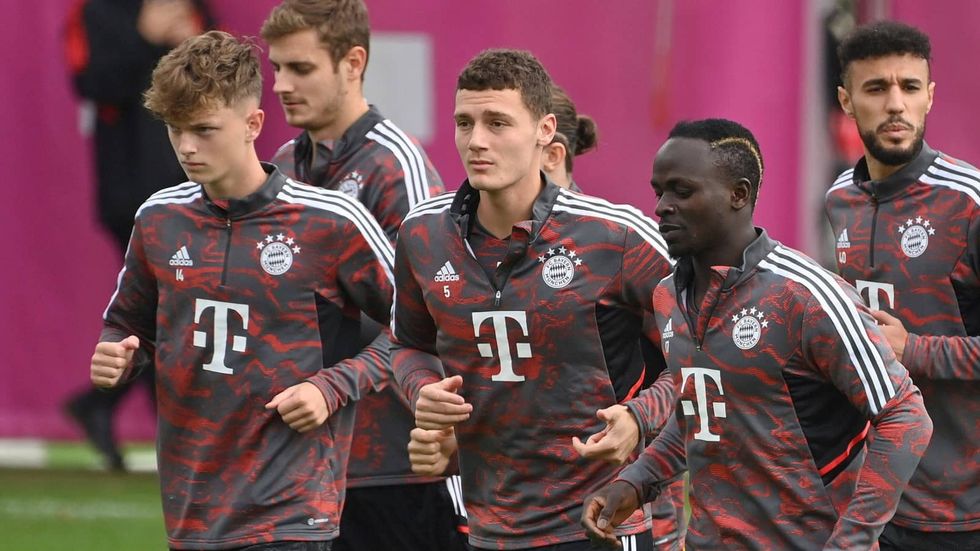 benjamin pavard paul wanner sadio mane bayern munich october 2022.000 1
