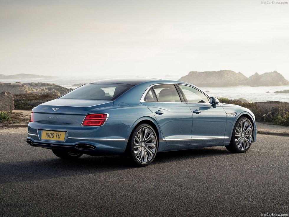 Bentley Flying Spur Mulliner 2022 1280 02