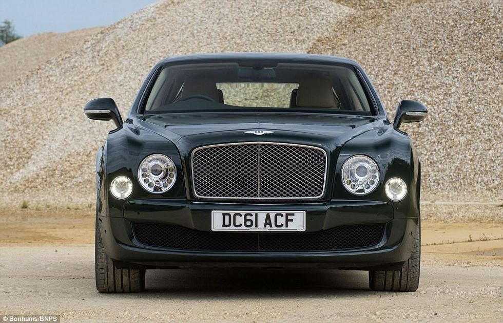 Bentley që dikur shfrytëzohej nga mbretëresha do te dale ne ankand per 200 mije euro foto 2