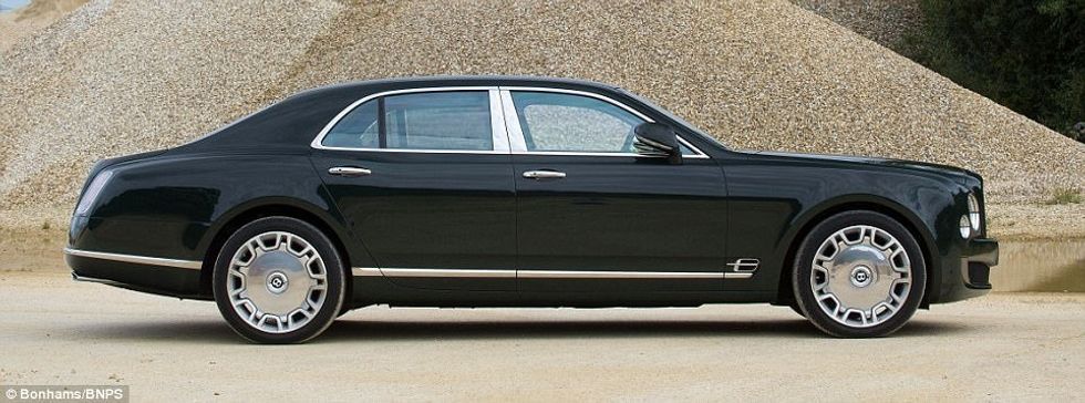 Bentley që dikur shfrytëzohej nga mbretëresha do te dale ne ankand per 200 mije euro foto 3