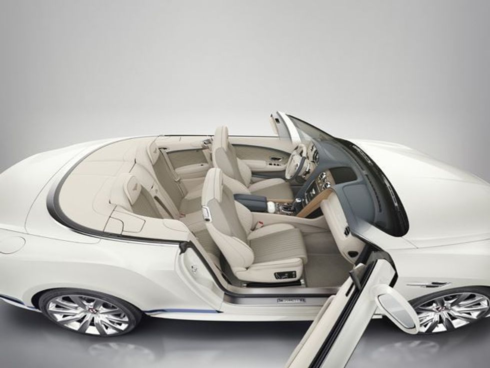 Bentley sjellë edicionin special të modelit luksoz që është bazuar në jahte foto 4