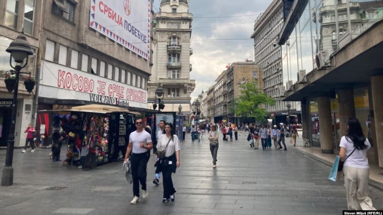 Grafite në qendër të Beogradit: Nga gjenocidi te Kosova