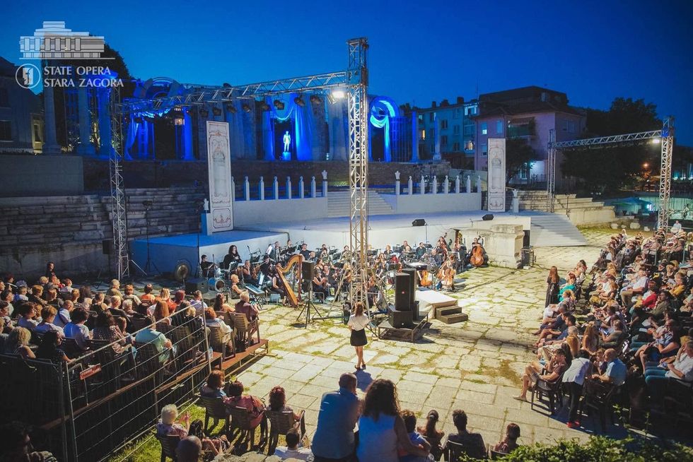 Besa Llugiqi 4 publiku