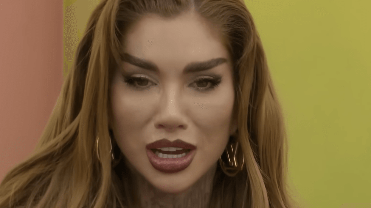 Bia Khalifa publikon videon e 'sherrit' me gjyshen: Më kërkohen para, nuk do gjej kurrë paqe