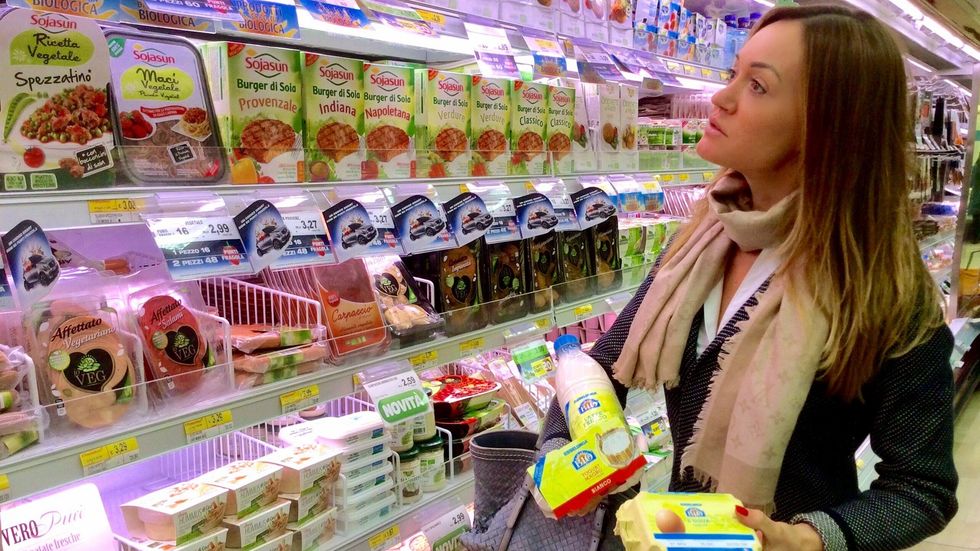 bigstock Senior shopping couple with gr 82694489