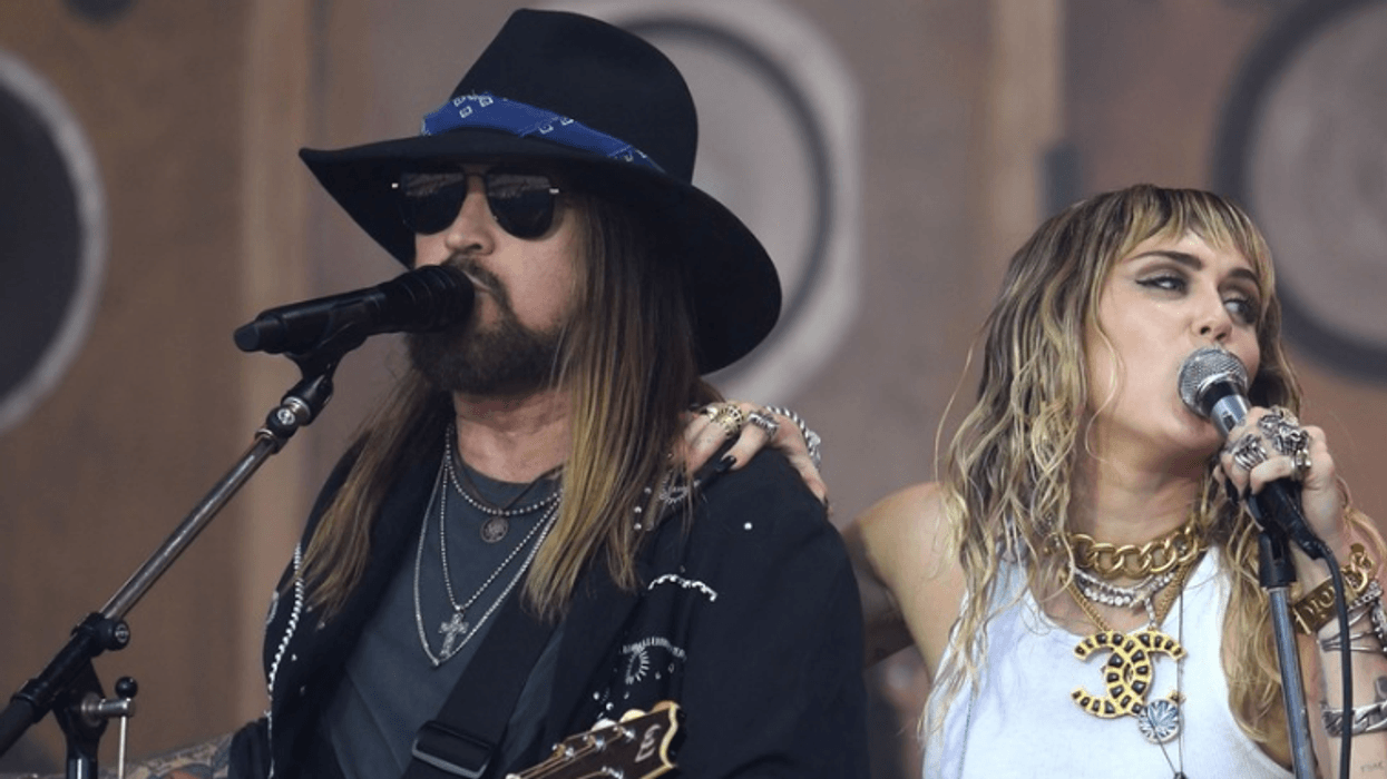 Miley Cyrus dhe Billy Ray lënë pas të kaluarën: Muzika na bashkoi sërish