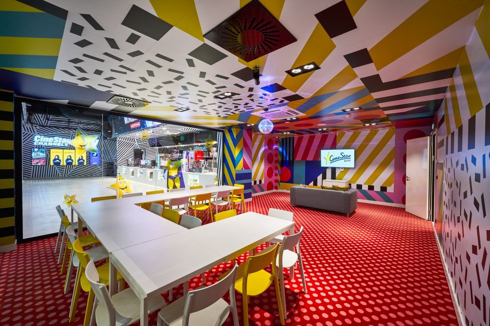 Birthday party room photo by Ivanisevicivan.com 2 scaled