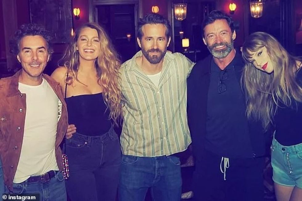 Blake dhe bashkëshorti i saj Ryan Reynolds janë parë shpesh duke kaluar kohë me Taylor, e cila madje ka paraqitur fëmijët e tyre në muzikën e saj.