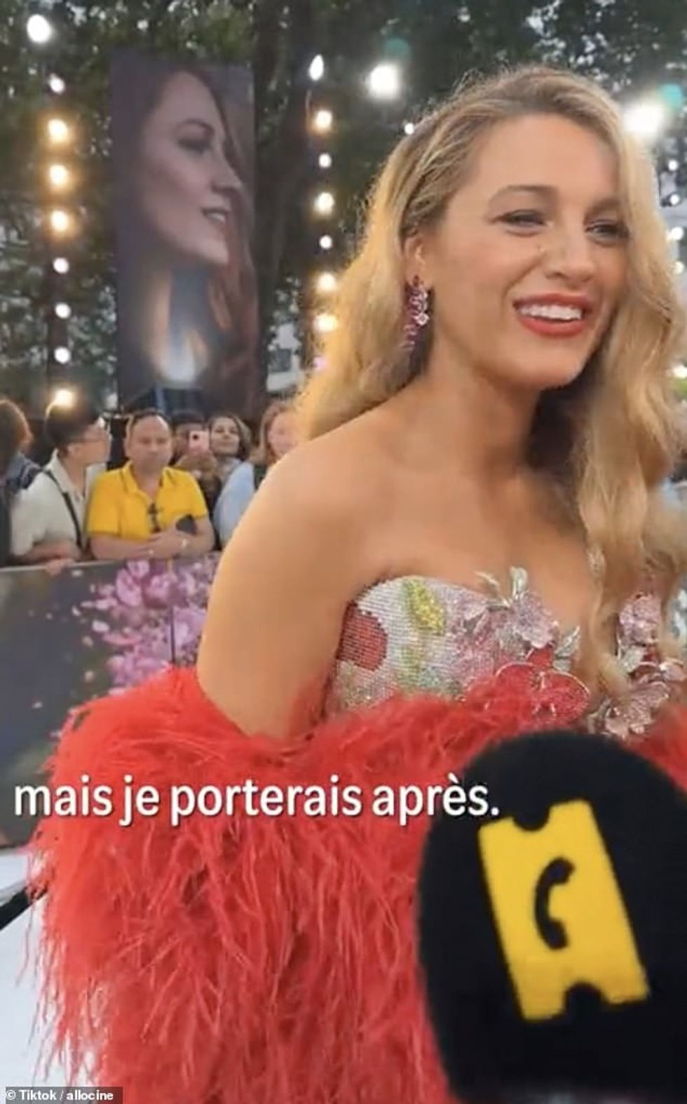 Blake Lively vendosi të mos vishte një byzylyk miqësie që i ishte dhuruar nga një fans gjatë shtypit të saj të diskutueshëm It Ends With Us.