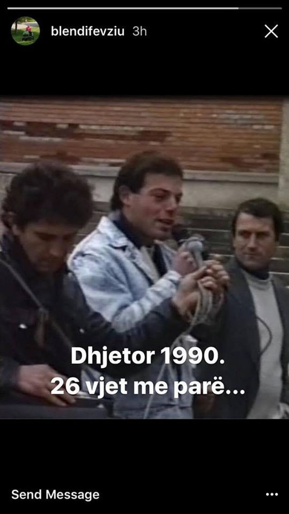 Blendi Fevzoi 26 vite më parë. Foto nga Instagram Story.