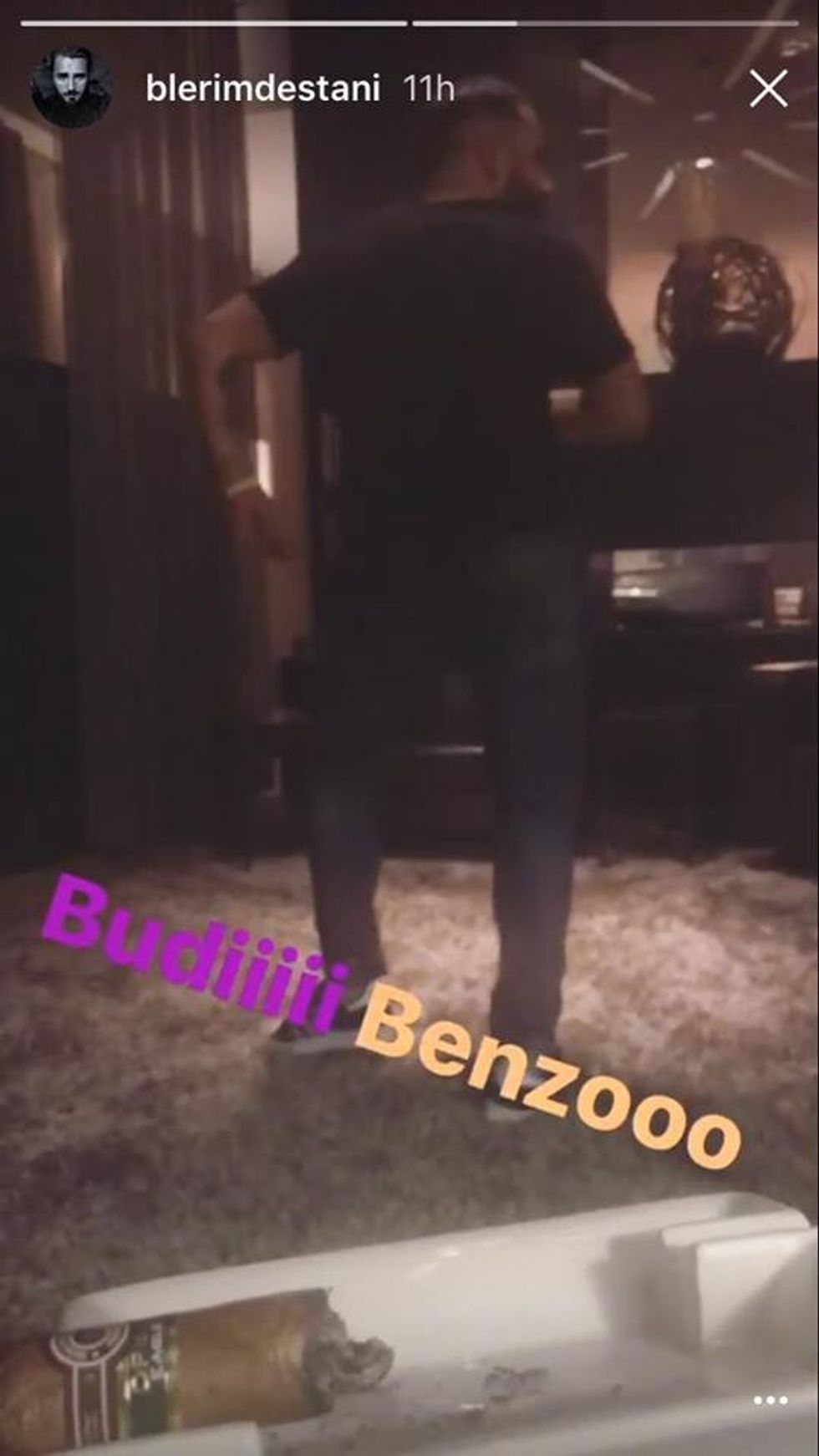 Blerim Destani kërcen