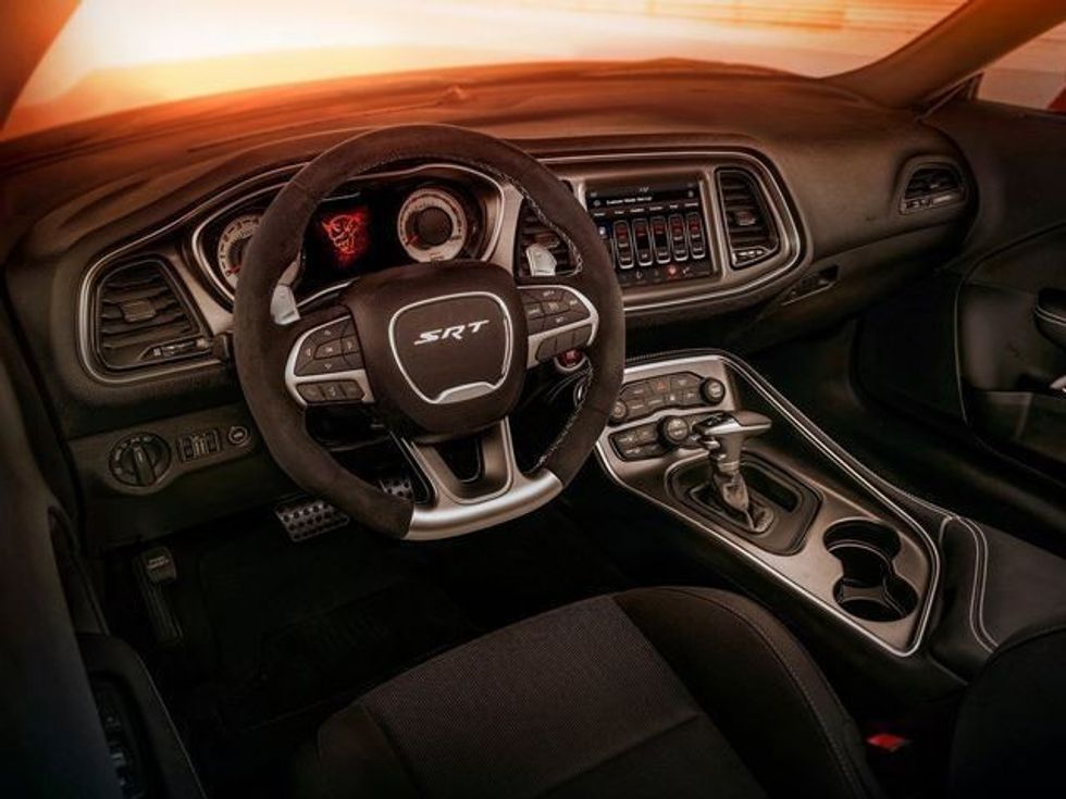 Bleu Dodge Challenger që ende nuk është lansuar e ve ne shitje per çmim shume te larte foto 5