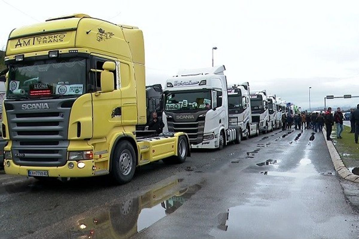 KE, transportuesve: Rregullat vlejnë për të gjithë, nuk ka përjashtime KE, transportuesve: Rregullat vlejnë për të gjithë, nuk ka përjashtime