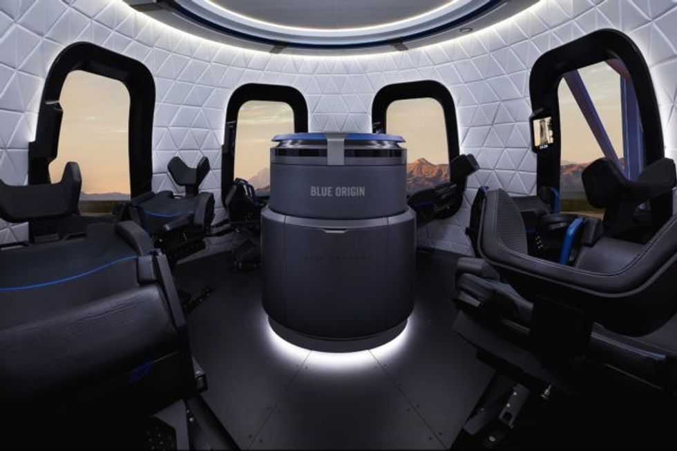blueorigin gallery crew capsule interior 1