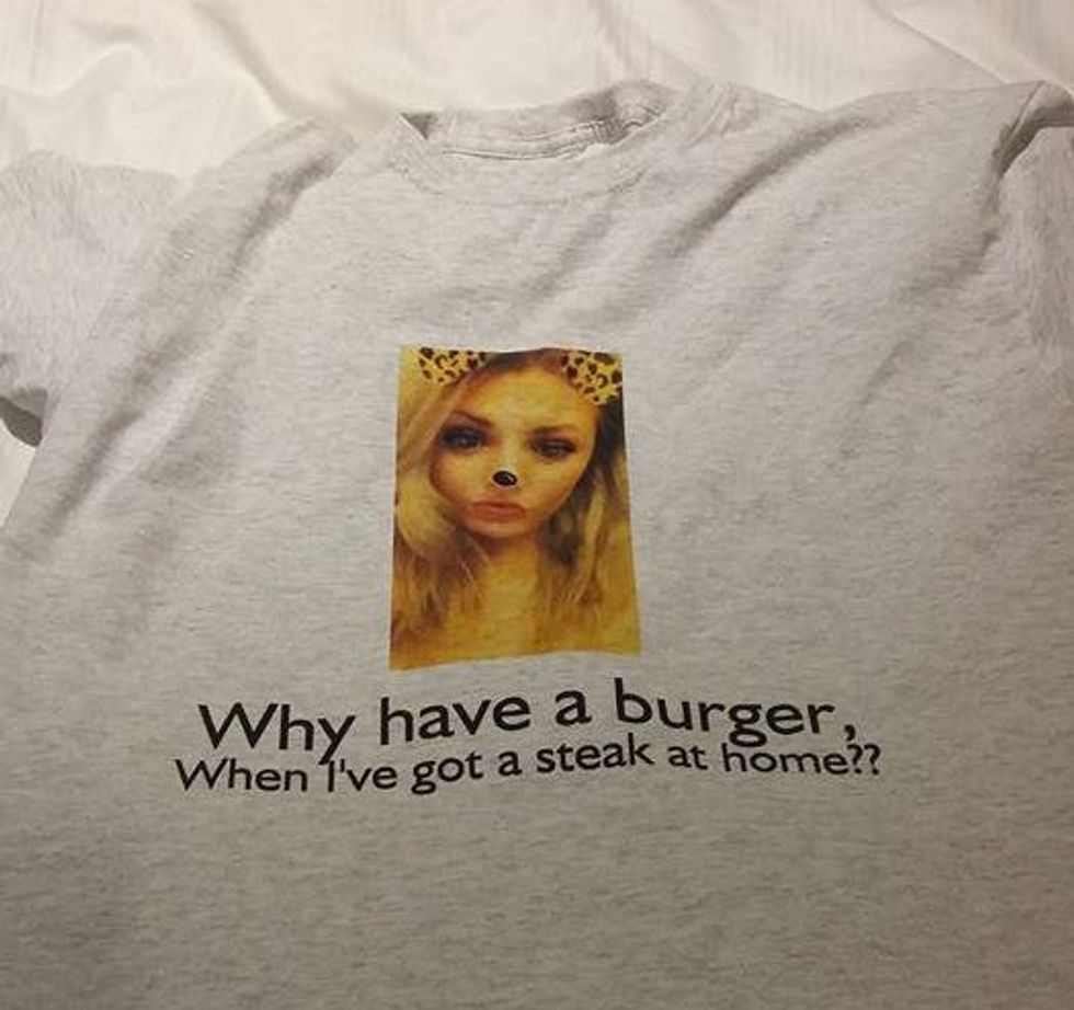 Bluzë për të dashurin qe mos tia ngacmojne kur eshte vetem foto 2