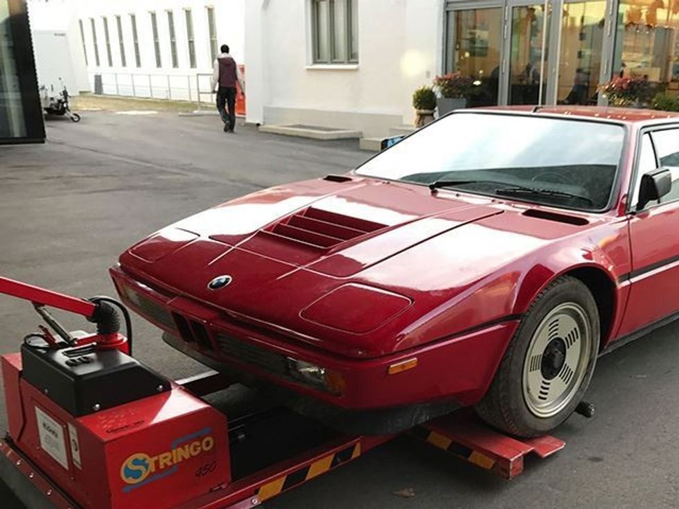 BMW M1 që i përket një koleksioni të rrallë ka qendruar ne pluhur per 30 vjet foto 5