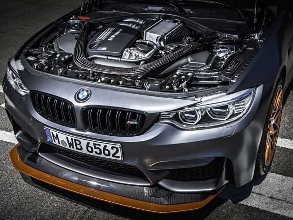 bmw-ndalon-se-prodhuari-m4-gts-foto-2