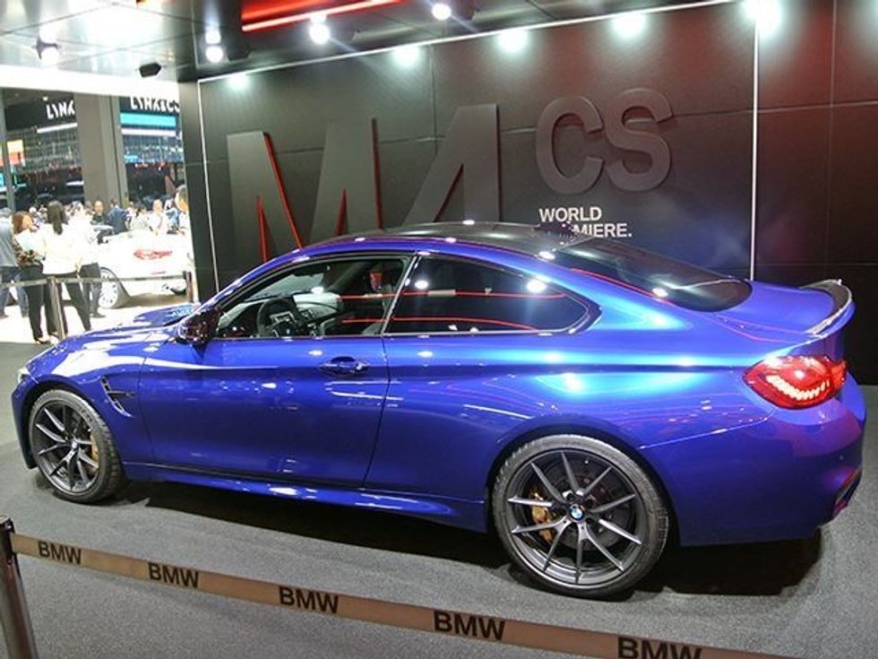 BMW prezanton modelin M4 CS që ka 460 kuajfuqi foto 5