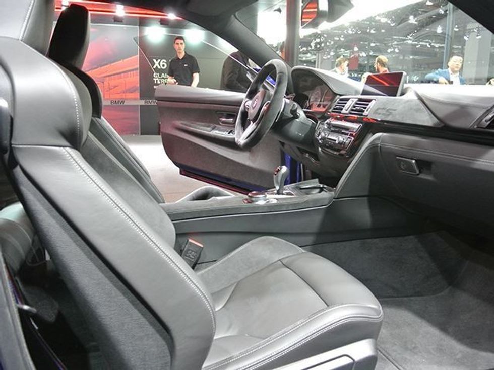 BMW prezanton modelin M4 CS që ka 460 kuajfuqi foto 8