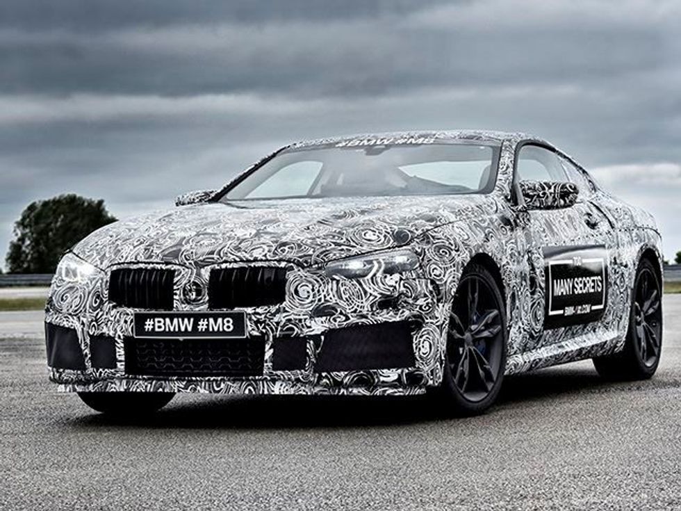 BMW rikthen modelin M8 foto 2