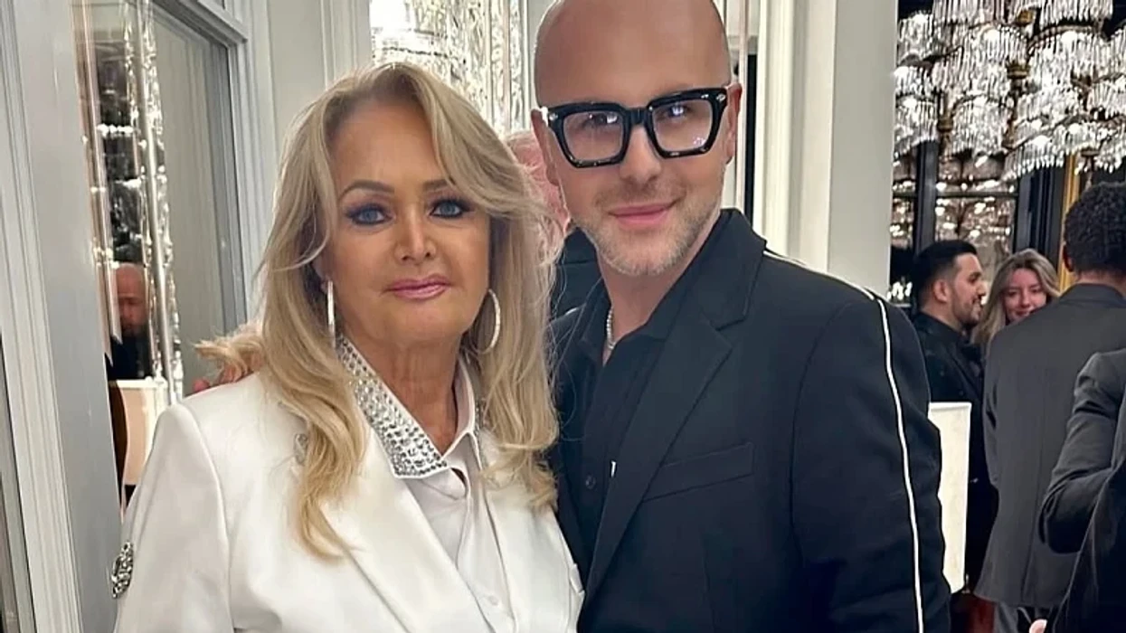 Bonnie Tyler zgjohet nga koma, Deen postoi një foto së bashku dhe i uroi shërim të shpejtë