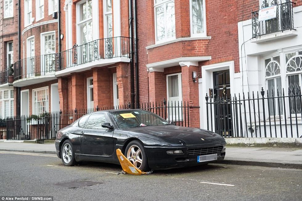 Braktiset Ferrari i 80 mijë eurove pronari nuk ka para per ta regjistruar foto 3