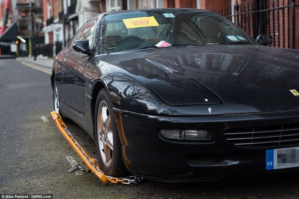 Braktiset Ferrari i 80 mijë eurove pronari nuk ka para per ta regjistruar foto 4