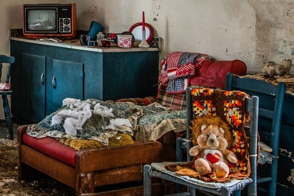 Brenda shtëpisë së braktisur para 25 vitesh ku gjithçka ka mbetur e paprekur foto 8