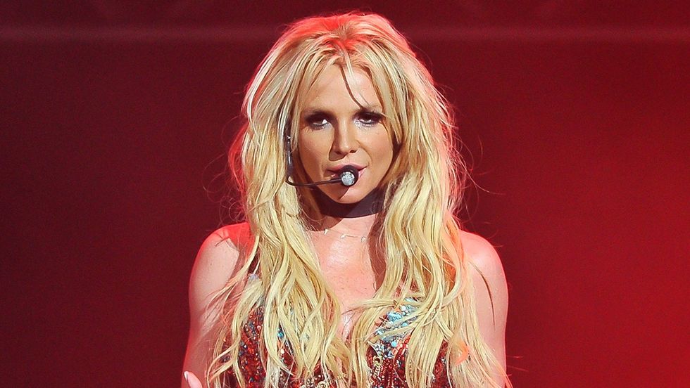 britney spears perform