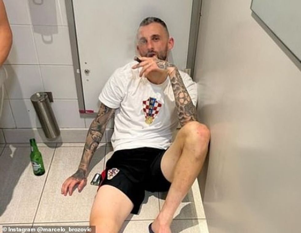 Brozovic është një personalitet jashtë fushës dhe jeton shumë larg stilit të jetesës së një futbollisti