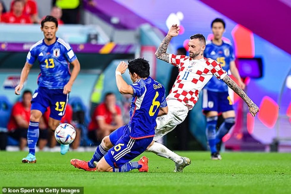 Brozovic theu rekordin e tij të distancës më të madhe të përshkuar nga një lojtar i vetëm në një ndeshje të Kupës së Botës, kur Kroacia mundi Japoninë me mesfushorin që përshkoi një 16.7 km mahnitëse.